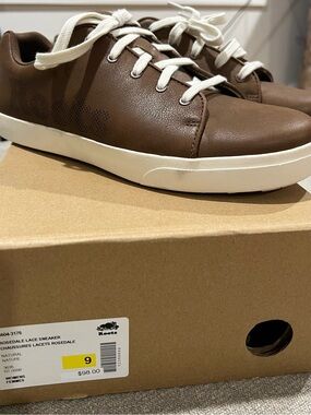 Roots Brown Leather Low-Top Lace Sneakers with White Soles